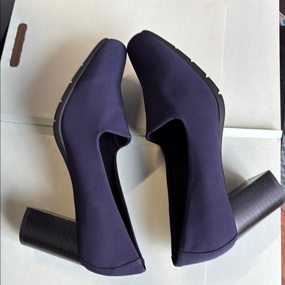 NWOT’s- AEROSOLES Blue Slip-On, pumps, size 10
